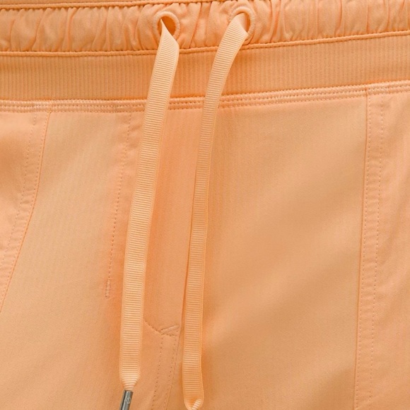 nwt lululemon dance sudio mid-rise Orange rock melon Cropped Pant size 2 - Picture 4 of 13